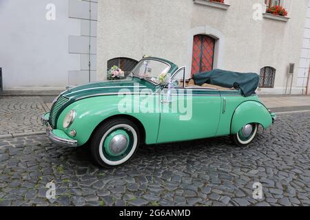 Der IFA F 9 ist ein Pkw-Modell des Industrieverbands Fahrzeugbau der DDR. Der Wagen mit Dreizylinder-Zweitaktmotor wurde von Oktober 1950 bis Sommer Stockfoto