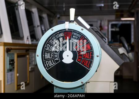 Steuergerät des Schiffs. Motorsteuerung über die Navigationsbrücke. Stockfoto