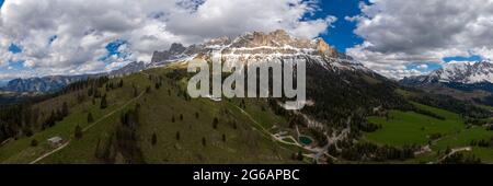 Ein Panoramablick auf die Rosengartengruppe, Rosengarten, bei Tiers, Dolomiten, Trentino-Südtirol, Italien, Europa Stockfoto