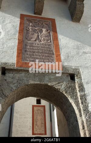 LA FORTALEZA HOHENSALZBURG UNA DE LAS MAS GRANDES Y MEJOR CONSERVADAS DE EUROPA FUE SITIADA EN VARIAS OCASIONES PERO NUNCA TOMADA SU CONSTRUCCION LA Stockfoto