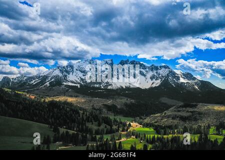 DEA Panoramablick auf die Rosengartengruppe, Rosengarten, bei Tiers, Dolomiten, Trentino-Südtirol, Italien, Europafault Stockfoto