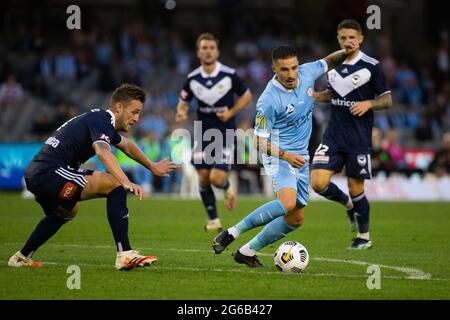 MELBOURNE, AUSTRALIEN - 6. MÄRZ: Jamie Maclaren von Melbourne City kontrolliert den Ball während des Hyundai A-League-Fußballmatches zwischen Melbourne Victory und Melbourne City FC am 6. März 2021 im Marvel Stadium in Melbourne, Australien. (Foto von Dave Hewison) Stockfoto