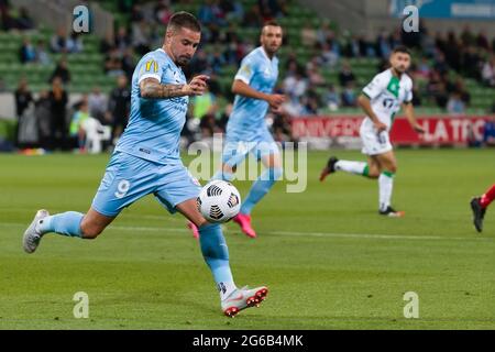 MELBOURNE, AUSTRALIEN - 16. JANUAR: Jamie Maclaren von Melbourne City spielt den Ball während des Hyundai A-League Fußballmatches zwischen dem Melbourne City FC und dem Western United FC am 16. Januar 2021 im AAMI Park in Melbourne, Australien. (Foto von Dave Hewison) Stockfoto