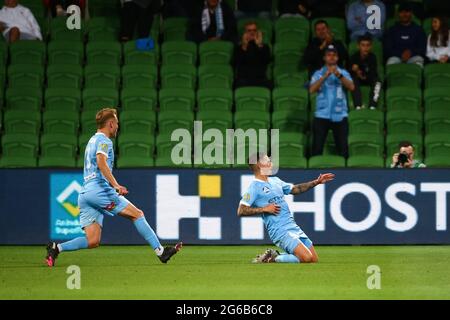 MELBOURNE, AUSTRALIEN - 26. MÄRZ: Jamie Maclaren aus Melbourne City feiert am 27. März 2021 im AAMI Park in Melbourne, Australien, das Fußballspiel der Hyundai A-League zwischen dem FC Melbourne City und dem Western Sydney Wanderers FC. (Foto von Dave Hewison) Stockfoto