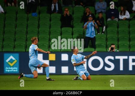 MELBOURNE, AUSTRALIEN - 26. MÄRZ: Jamie Maclaren aus Melbourne City feiert am 27. März 2021 im AAMI Park in Melbourne, Australien, das Fußballspiel der Hyundai A-League zwischen dem FC Melbourne City und dem Western Sydney Wanderers FC. (Foto von Dave Hewison) Stockfoto