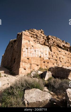 Pasargadae, erste Hauptstadt des Achämeniden-Reiches von Cyrus II. Dem Großen, Zitadelle 'Tall-e Takht', Fars Province, Iran, Persien, Westasien, Asien Stockfoto