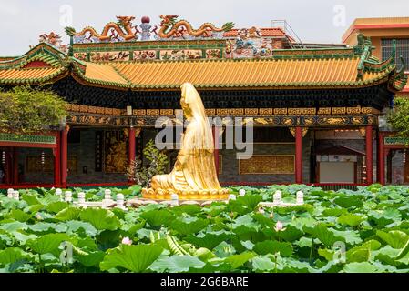 Lotus Pond Garden und Pure Golden Bodhisattva im Baomo Garden, Guangzhou, China Stockfoto