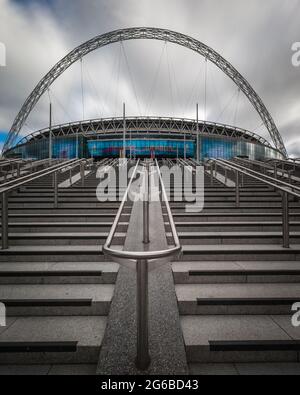 Die Stufen zum Wembley Stadium während der UEFA EURO 2020 in London. Stockfoto