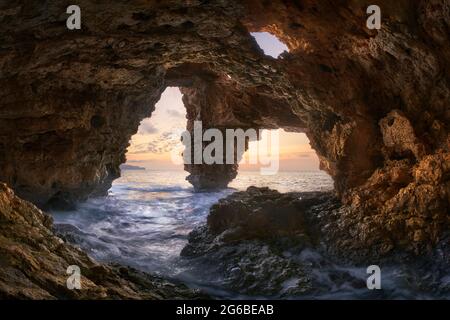 Innenansicht Cova dels Arcs in Benitatxell (Alicante - Spanien) Stockfoto