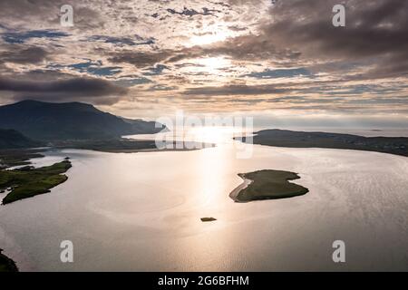 Luftaufnahme der Gemeinde Illancreeve, Lackaduff - County Donegal, Irland. Stockfoto