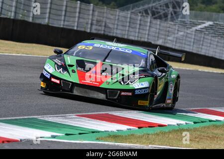 Mugello Circuit, Italien - 2. Juli 2021: Lamborghini Huracan GT3 Evo vom Team Imperiale Racing mit Di Folco Alberto - Amici Andrea - Middleton Stockfoto