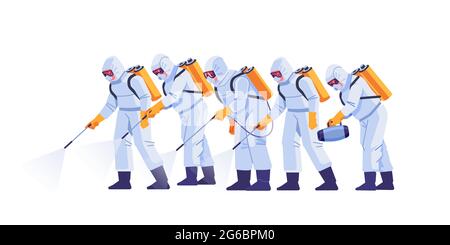 Menschen in Virusschutzanzügen und Maske, die mit dem Sprüher Gebäude von Coronavirus desinfiziert. Heimdesinfektion durch Reinigungsservice. Cartoon flach Stock Vektor