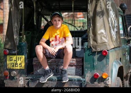 Max Woosey, 11, im ZSL London Zoo für seinen Charity-Sleepover, um Geld für die Charity Action for Children zu sammeln. Bilddatum: Montag, 5. Juli 2021. Stockfoto
