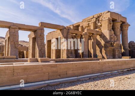 Touristen im Kom Ombo Tempel in Süditegypten Stockfoto