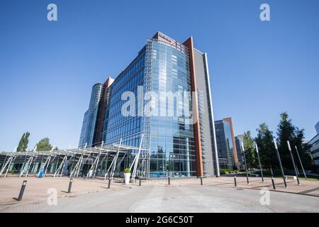 Das Hauptgebäude auf dem Nokia Corporation Campus im Sommer. Stockfoto