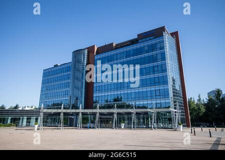 Das Gebäude des Hauptquartiers der Nokia Corporation im Sommer. Stockfoto