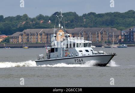 05/07/2021 Gravesend UK Nachdem HMS Archer und Charger letzte Woche an der Themse trainiert haben, segeln sie vom Hauptsitz der Royal Navy in London und sind sich im Bild Stockfoto