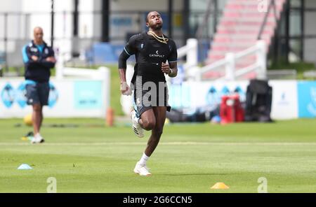 Hove, Großbritannien. Juli 2021. England und Sussex Pace Bowler Jofra Archer haben heute gesehen, wie er seine Rehabilitation auf dem Gelände des 1. Central County in Hove intensiviert hat. Quelle: James Boardman/Alamy Live News Stockfoto