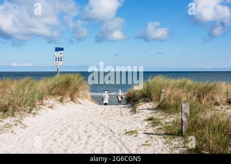 Zugang zum Weststrand des Ostseebades Prerow mit seiner Ruhe und Dem herrlichen Sandstrand Stockfoto