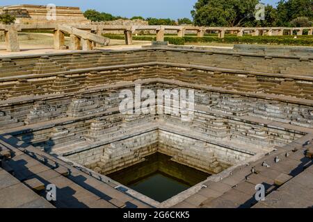 Bad in der Mahanavani Dibba, Hampi, Karnataka, Indien Stockfoto