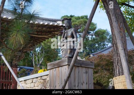 Bongeunsa Statue - Seoul 2019 Herbst Stockfoto