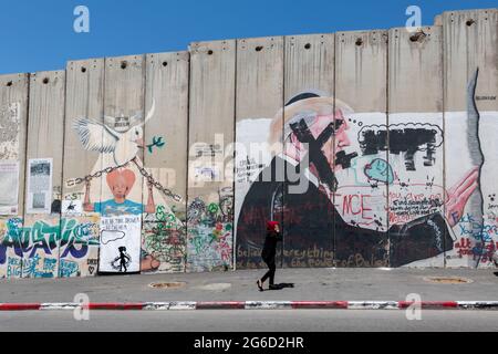 Graffiti an der palästinensisch-israelischen Grenzmauer in Bethlehem, Palästina. Westjordanland Stockfoto