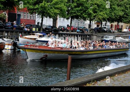 Kopenhagen, Dänemark. 05. Juli 2021, Bootsverleih Tourismus in Christianshavn o Amager in der dänischen Hauptstadt. (Foto..Francis Joseph Dean/Dean Bilder) Stockfoto