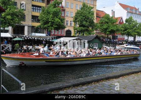 Kopenhagen, Dänemark. 05. Juli 2021, Bootsverleih Tourismus in Christianshavn o Amager in der dänischen Hauptstadt. (Foto..Francis Joseph Dean/Dean Bilder) Stockfoto