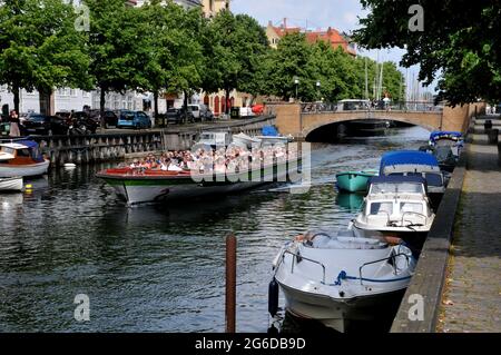 Kopenhagen, Dänemark. 05. Juli 2021, Bootsverleih Tourismus in Christianshavn o Amager in der dänischen Hauptstadt. (Foto..Francis Joseph Dean/Dean Bilder) Stockfoto