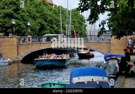 Kopenhagen, Dänemark. 05. Juli 2021, Bootsverleih Tourismus in Christianshavn o Amager in der dänischen Hauptstadt. (Foto..Francis Joseph Dean/Dean Bilder) Stockfoto