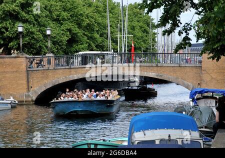 Kopenhagen, Dänemark. 05. Juli 2021, Bootsverleih Tourismus in Christianshavn o Amager in der dänischen Hauptstadt. (Foto..Francis Joseph Dean/Dean Bilder) Stockfoto