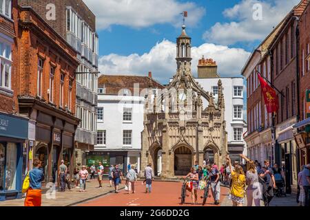 Historisches Chichester Cross im Stadtzentrum von Chichester, West Sussex Stockfoto