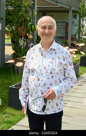 East Molesey, Surrey, Großbritannien. 5. Juli 2021.Tony Robinson, Press Preview, die Show kehrt zurück, nachdem sie letztes Jahr aufgrund von Coronavirus-Sperren abgesagt wurde. RHS Hampton Court Palace Garden Festival, Hampton Court, Surrey Credit: michael melia/Alamy Live News Stockfoto