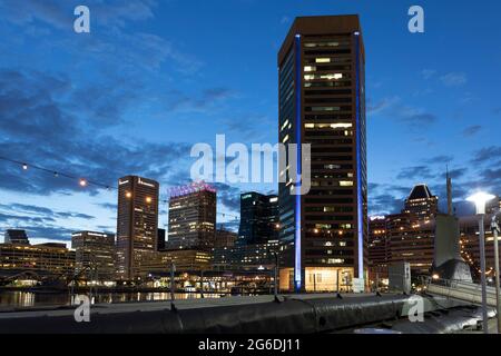 Baltimore's World Trade Center an der East Pratt Street ist eine prominente Attraktion des Binnenhafens. Stockfoto