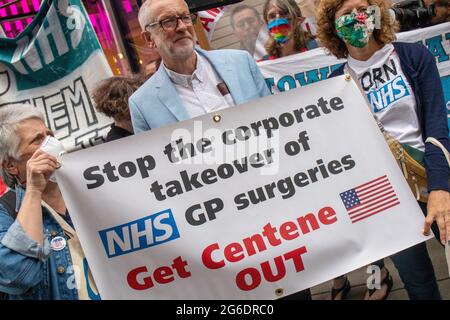 LONDON, ENGLAND, 05 2021. JULI, ehemaliger Labour-Führer Jeremy Corbyn bei der Kundgebung gegen Privatisierung und NHS-Gehaltserhöhung vor dem Londoner Gesundheitsministerium Kredit: Lucy North/Alamy Live News Stockfoto