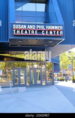 Schild über dem Haupteingang des Susan and Phil Hammer Theatre Center, das von der San José State University im Zentrum von San Jose, Kalifornien, betrieben wird. Stockfoto