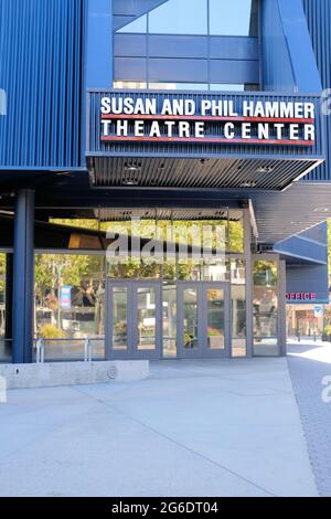 Schild über dem Haupteingang des Susan and Phil Hammer Theatre Center, das von der San José State University im Zentrum von San Jose, Kalifornien, betrieben wird. Stockfoto