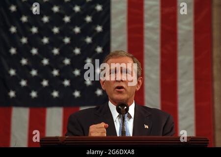 Präsident George W. Bush hält eine Rede zu den Terroranschlägen vom 11. September auf die Vereinigten Staaten auf einer gemeinsamen Sitzung des Kongresses am Donnerstag, den 20. September 2001, im US-Kapitol. Foto von Eric Draper, Courtesy of the George W. Bush Presidential Library Stockfoto