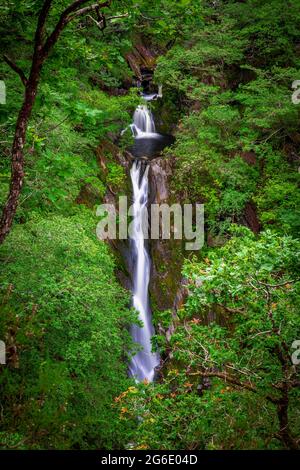 Devil's Bridge Falls, einer der höchsten Wasserfälle in Wales, liegt nur wenige Kilometer von Aberystwyth, Wales, Großbritannien, entfernt Stockfoto