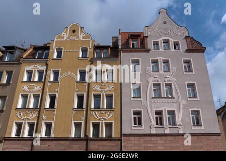 Jugendstilfassaden von Wohngebäuden, Nürnberg, Mittelfranken, Bayern, Deutschland Stockfoto