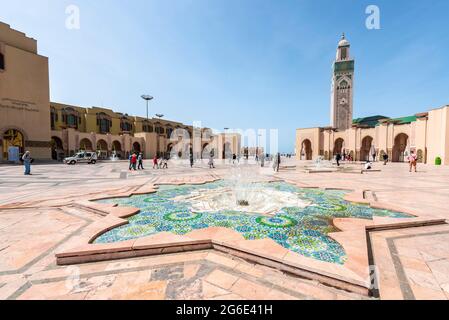 Sternförmig geschmückter Brunnen, Hassan II Moschee, Grande Mosquee Hassan II, maurische Architektur, mit 210 m höchstem Minarett der Welt Stockfoto