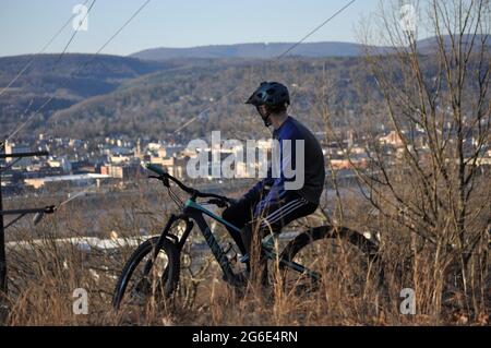 Mountain Bike Canyon Power Line Blick Stockfoto