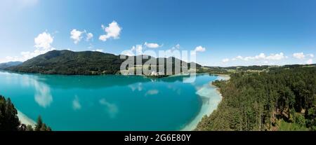 Drohnenaufnahme, Fuschlsee mit Schloss Fuschl, Salzkammergut, Land Salzburg, Österreich Stockfoto