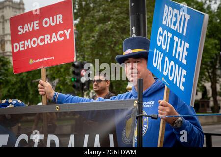 Steve Bray, Anti-Brexit-Protestler vor dem Parlament, London, Großbritannien, 5,7,2021 Stockfoto