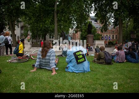 „die Presse befreien“-Demonstranten bei einem „Kill the Bill“-Protest auf dem Parliament Square, London, 5.7.2021 Stockfoto