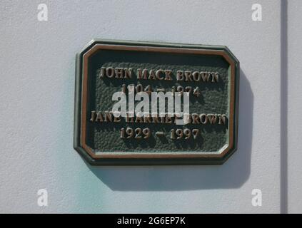 Glendale, Kalifornien, USA 1. Juli 2021 Ein allgemeiner Blick auf die Atmosphäre des Schauspielers Johnny Mack Brown Grave im Forest Lawn Memorial Park am 1. Juli 2021 in Glendale, Kalifornien, USA. Foto: Barry King/Alamy Stock Photo Stockfoto