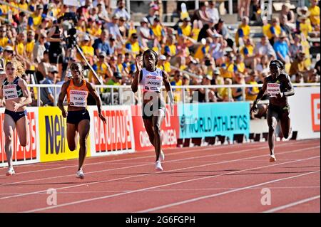 Shericka Jackson (JAM) gewinnt 22.10 im Bauhaus Galan im Olympiastadion die 200 m der Frauen, Sonntag, 4. Juli 2021, in Stockholm, Schweden. Von links: B Stockfoto