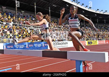 Gesa-Felicitas Krause (GER) und Beatice Chepkoech (KEN) liegen in der Damenstiefelase in 9:09.13 bzw. 9:10.52 auf Platz zwei und drei Stockfoto