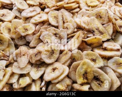 Nahaufnahme der trockenen Banane. Trockene Banane im Hintergrund und Detailaufnahmen. Stockfoto