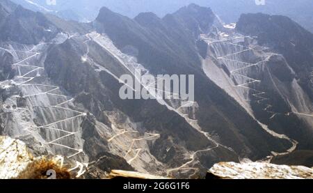 Cave di marmo a Carrara nelle Aloi Apuane Stockfoto